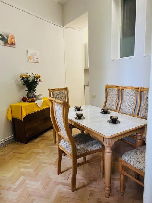 Spacious 2 Bedrooms In The Center Of Ereván Exterior foto