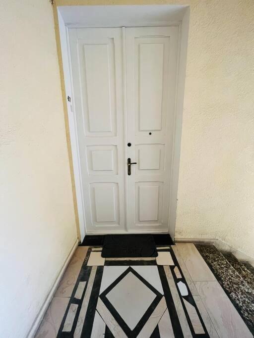 Spacious 2 Bedrooms In The Center Of Ereván Exterior foto